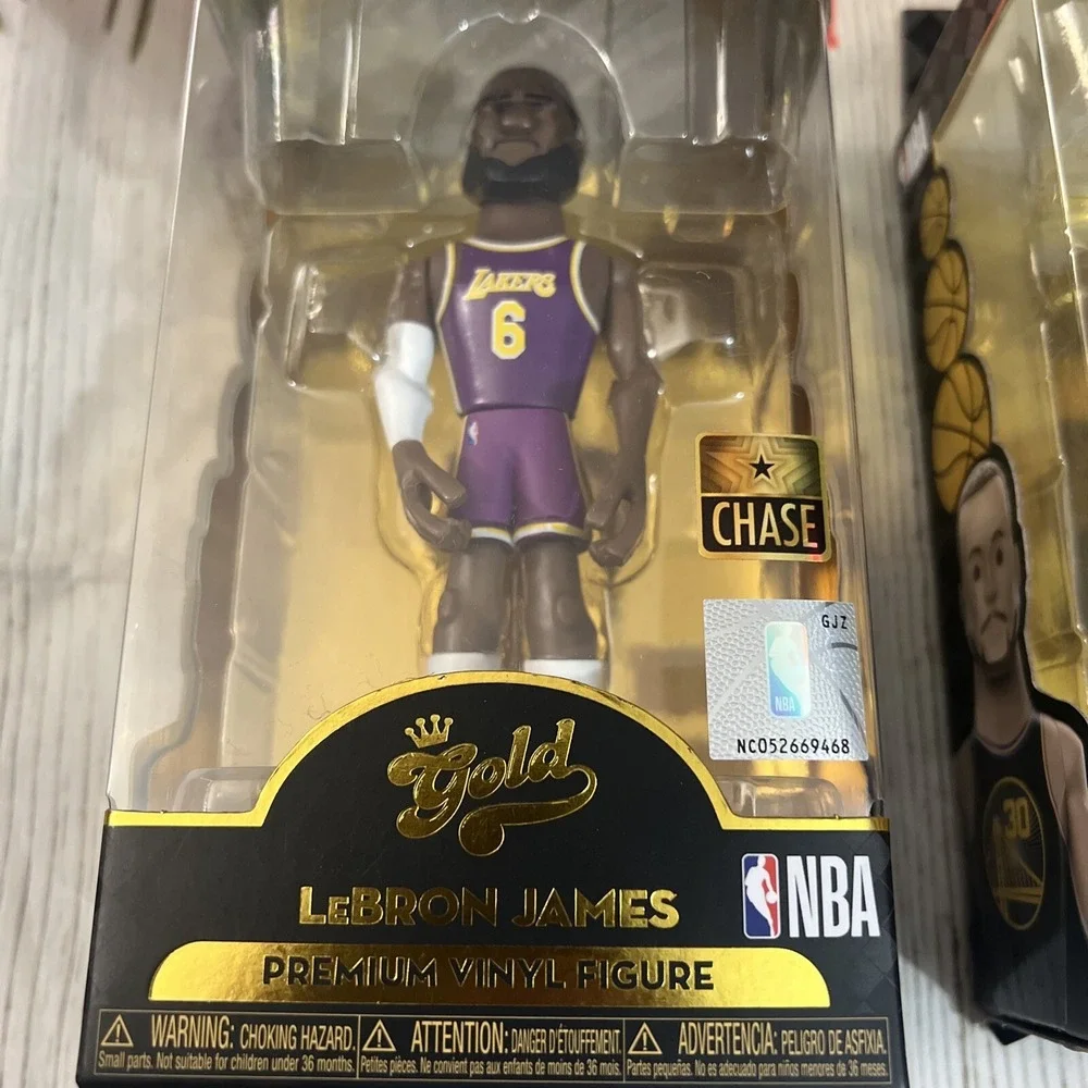 New Funko Pop! Gold NBA Lebron James - Chase Edition,  Stephen Curry 5